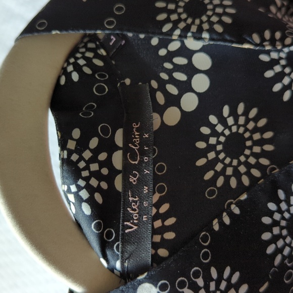 Black & White Buttoned Blouse with Pattern, Ruching & Cute Button Detail - Picture 3 of 9